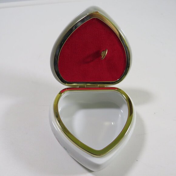 Swan Heart Ceramic Jewelry Box Music Box "Love is a many Splendored Thing" - Picture 7 of 9